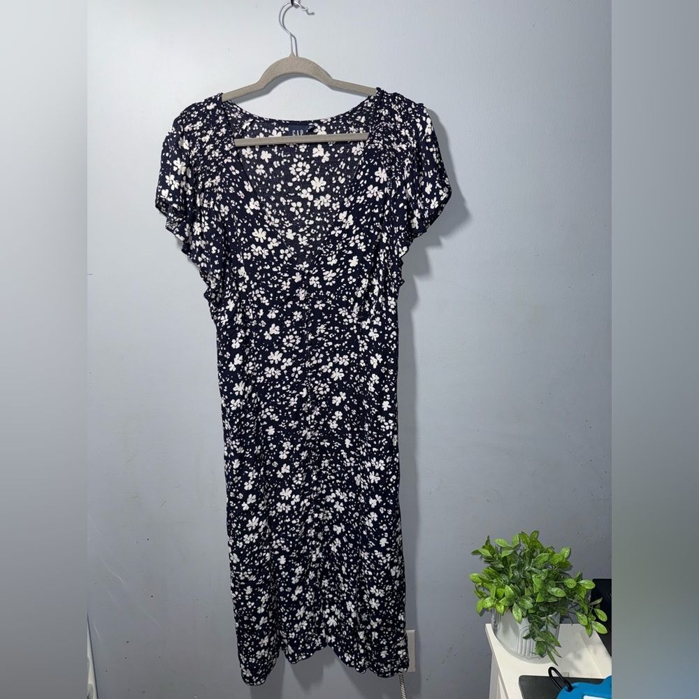 Gap women’s Ruched Floral Y2K style Midi Dress in Navy Blue Floral Size XL EUC